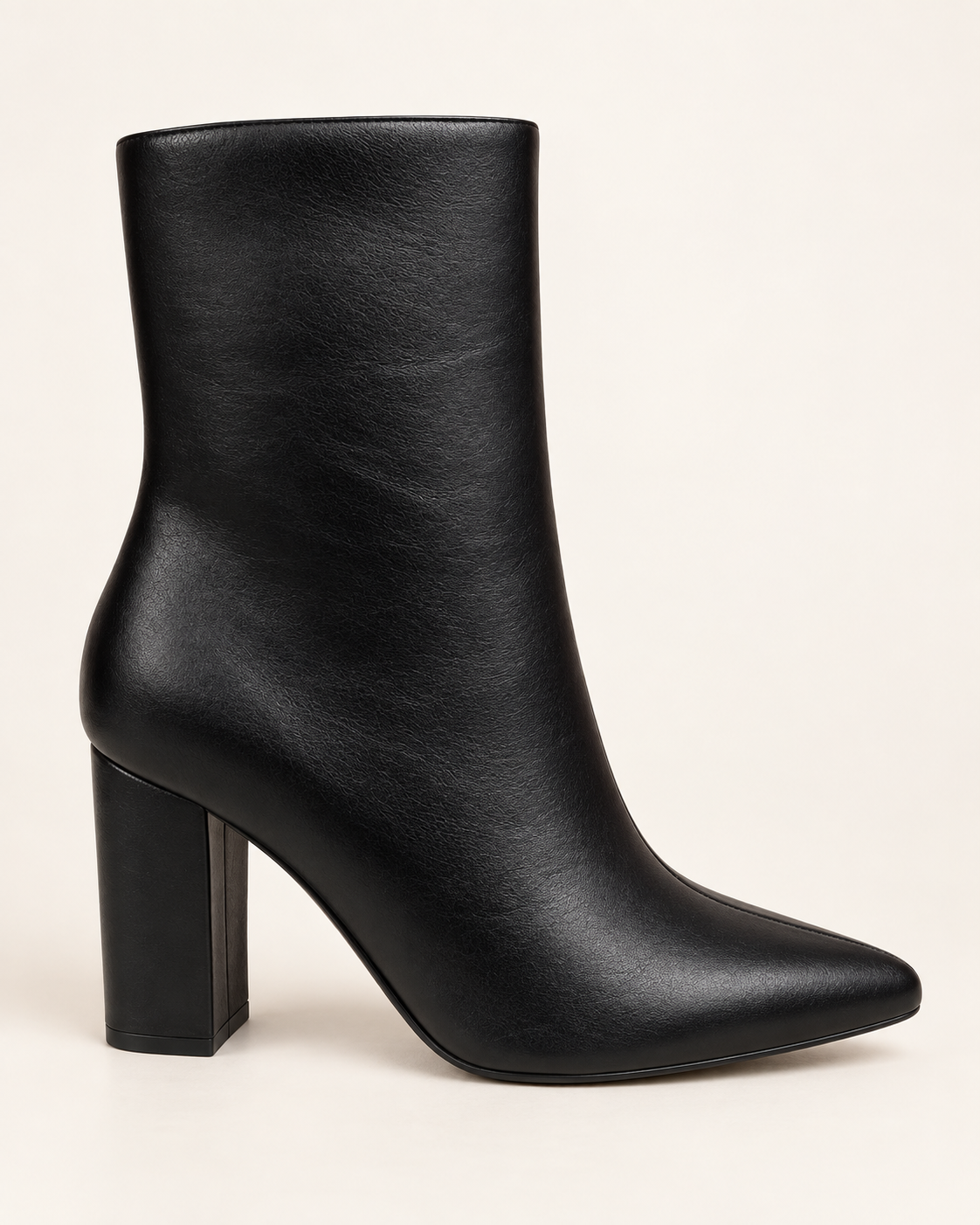 Girl On The Go | Black